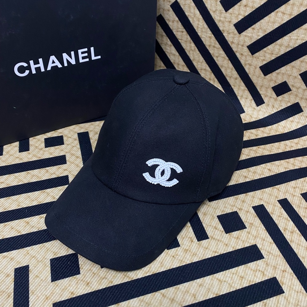 CHANEL Black Baseball Cap - Iconic White CC Logo